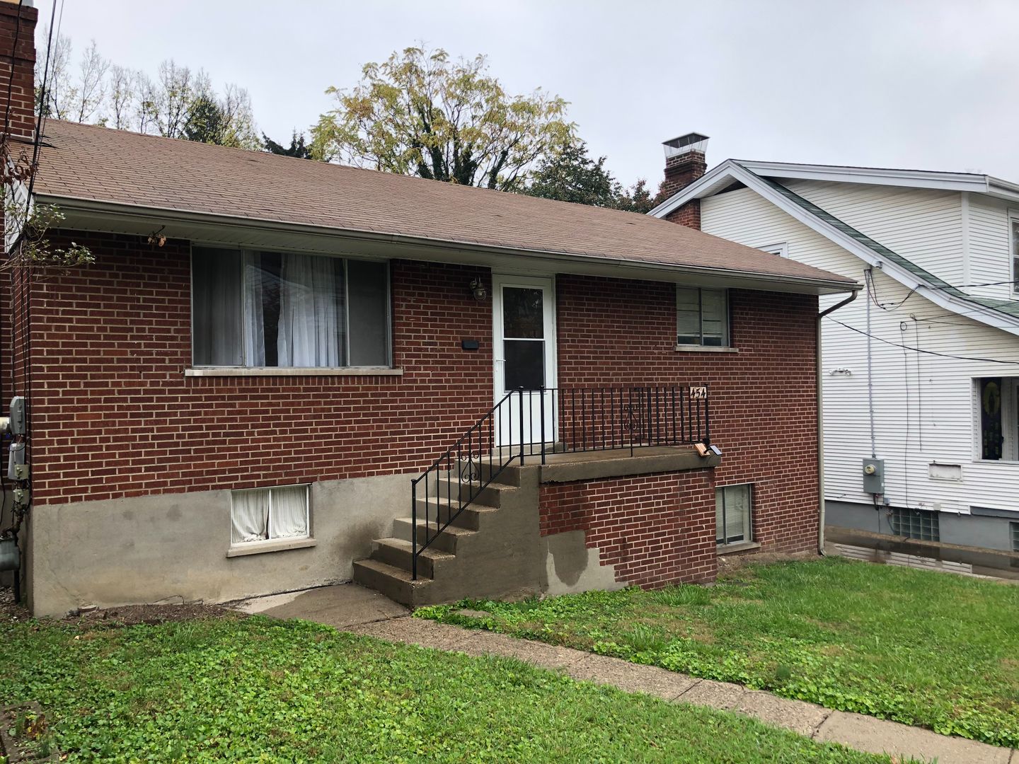 Cincinnati House: 454 Warner St.