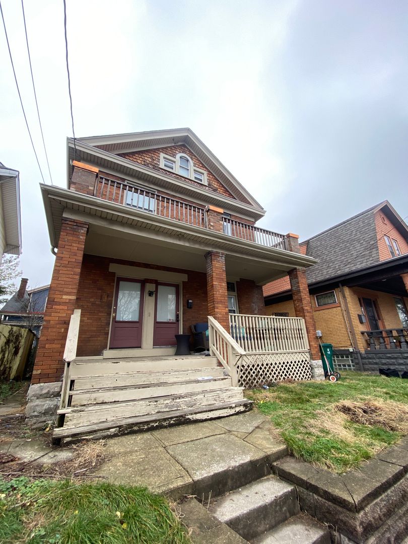 Cincinnati House: 430 Southview