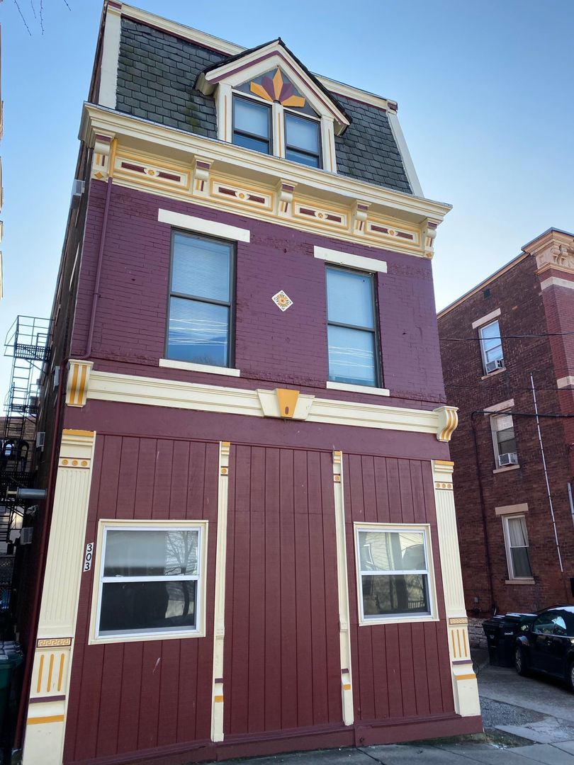 Cincinnati Apartment: 303 Warner