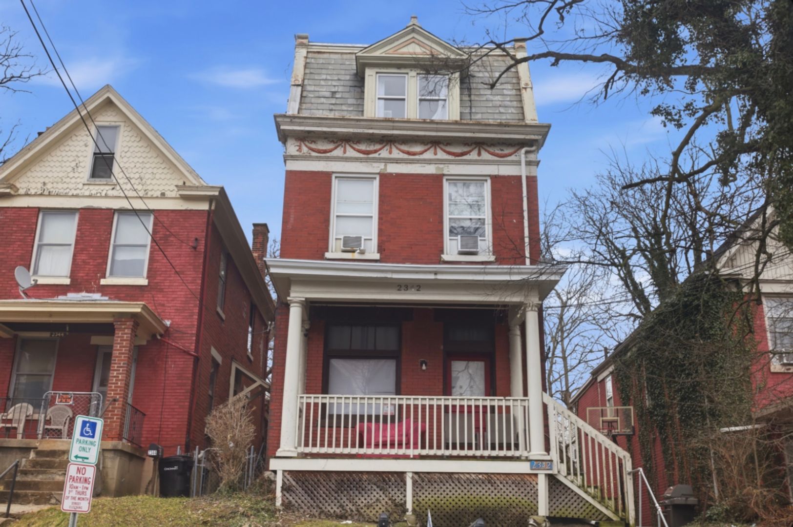 Cincinnati Apartment: NT - 2342 Stratford Ave.