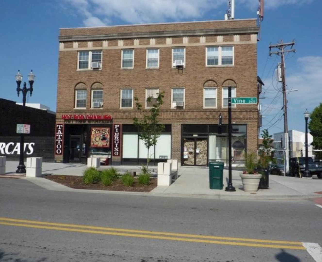 Cincinnati Apartment: 2629 Short Vine, 2633 Short Vine, 5 W. Charlton, 7 W. Charlton, 9 W. Charlton