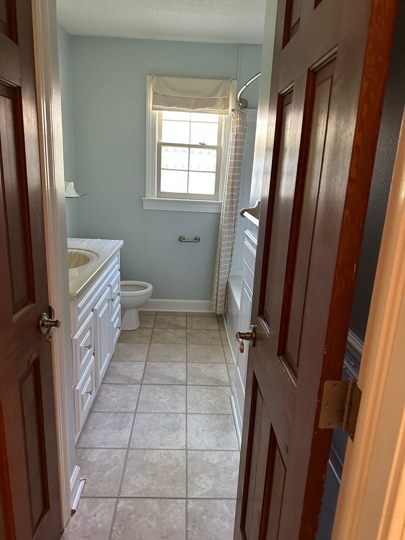 SC House: 111 Honeysuckle Lane