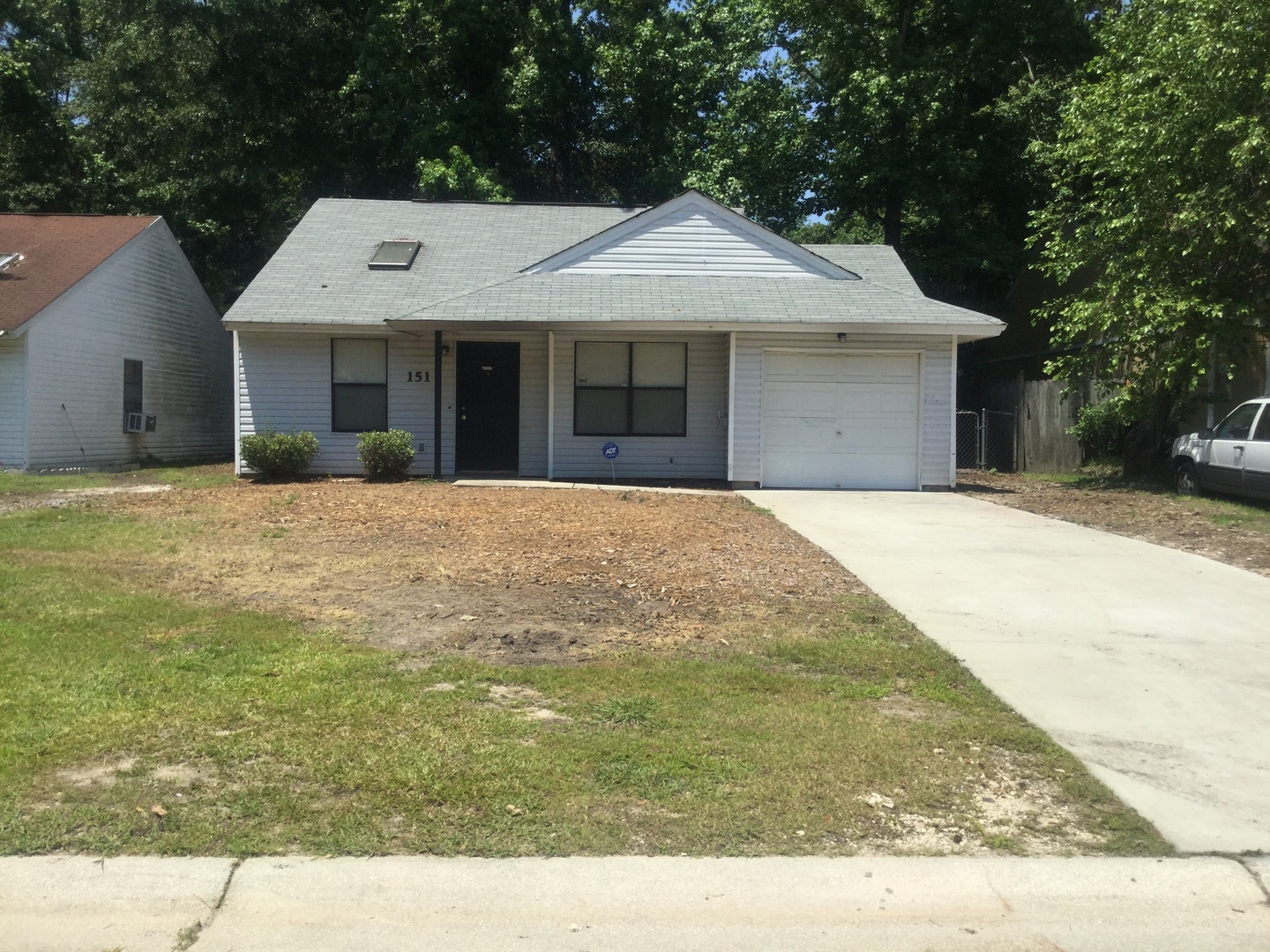 Ladson House: 151 Mickler Drive