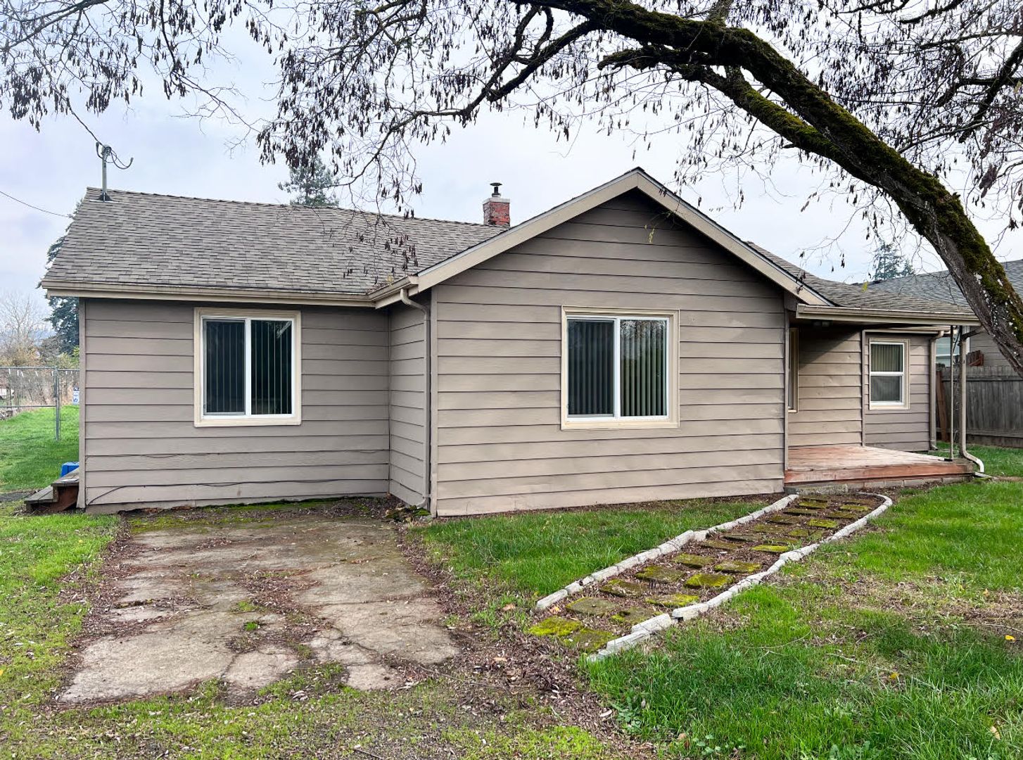 LEBANON Apartment: 1795 S 9TH ST