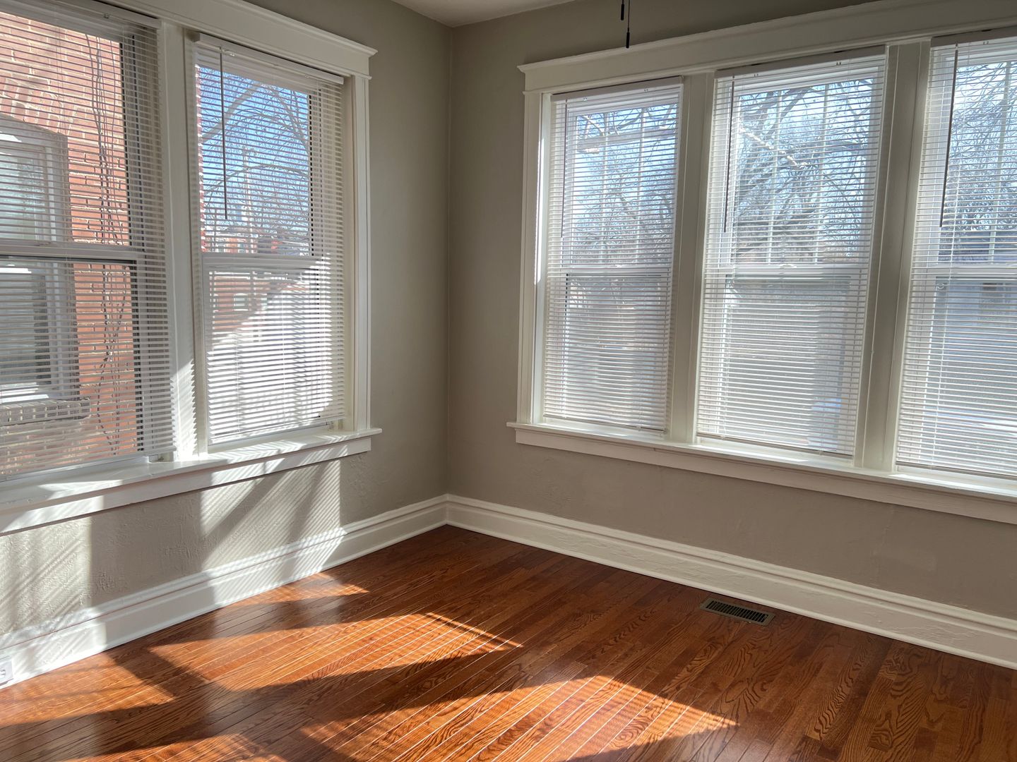 Saint Louis Apartment: 3165 Roger PI - 1N