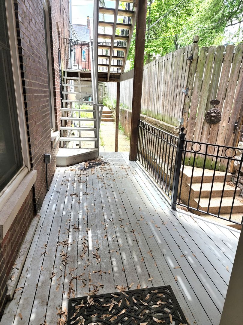 Luxurious Living in Lafayette Square! 10 of 11