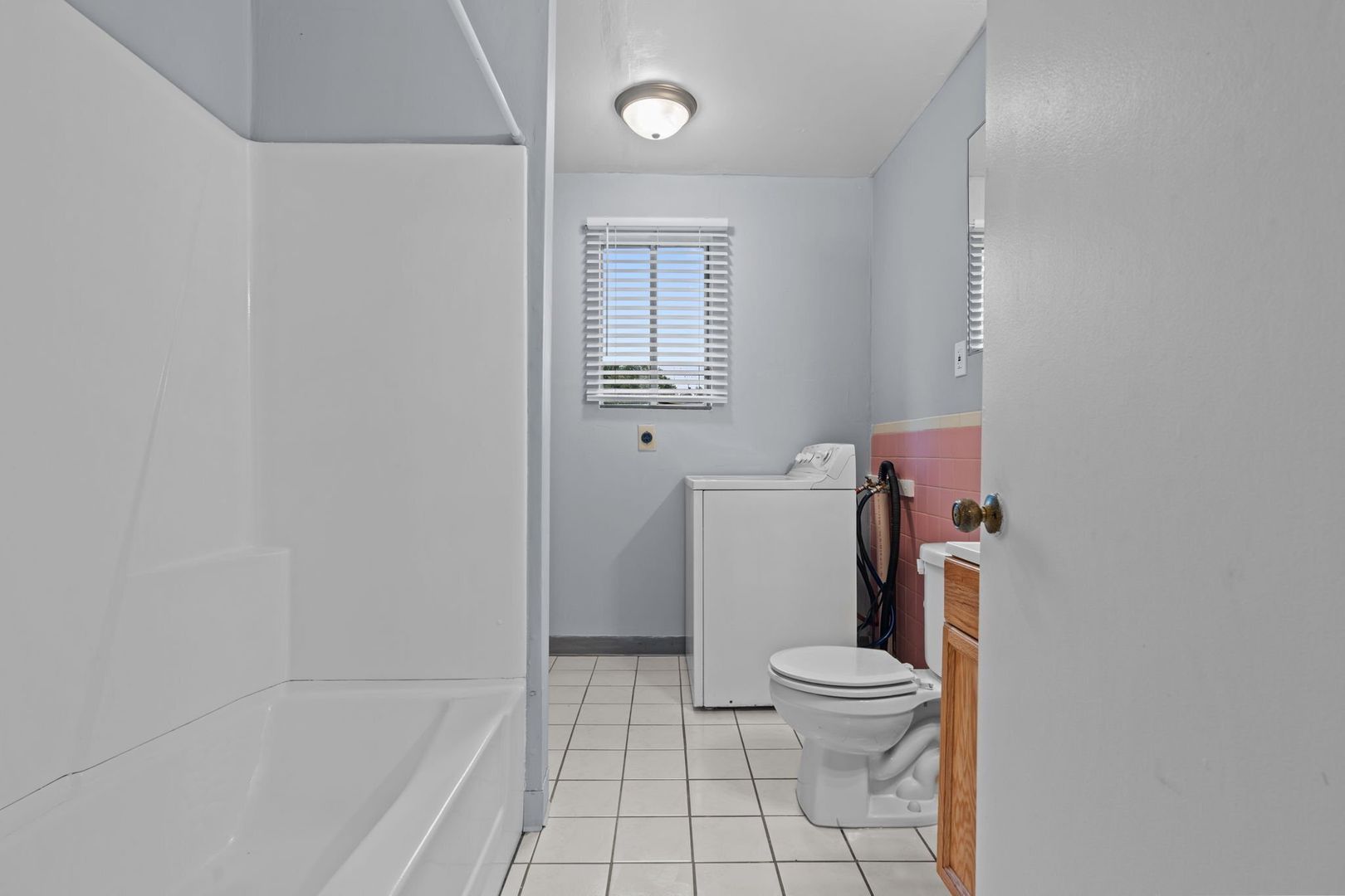 Laundry room at 2936 North Hanley Rd