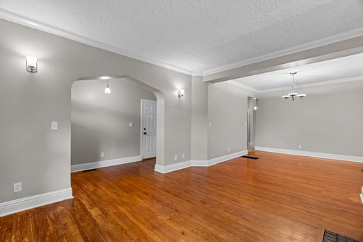 Spacious 2 Bed, 2 Bath First-Floor Apartment with Historic Charm & Modern Updates – photo 1