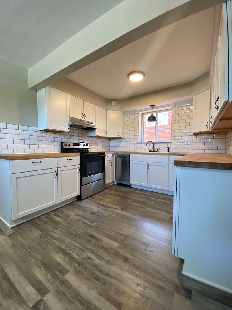 Saint Louis Apartment: 3501 Watson Rd