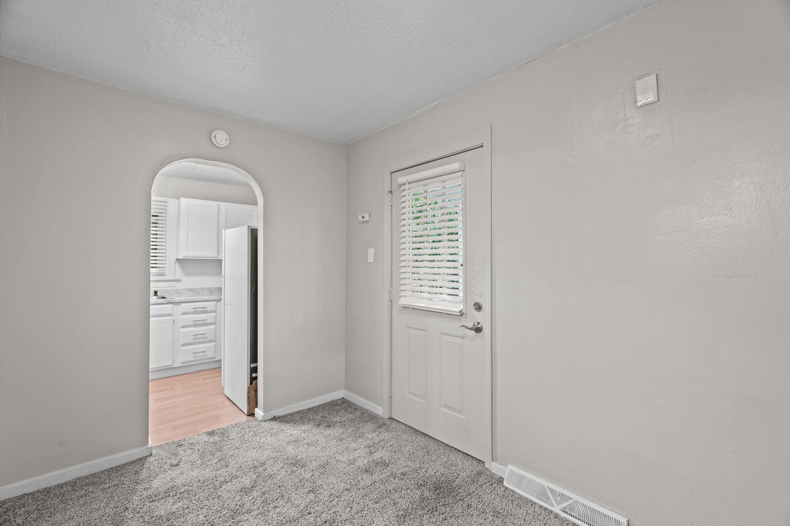 2936 North Hanley Rd 6 of 12