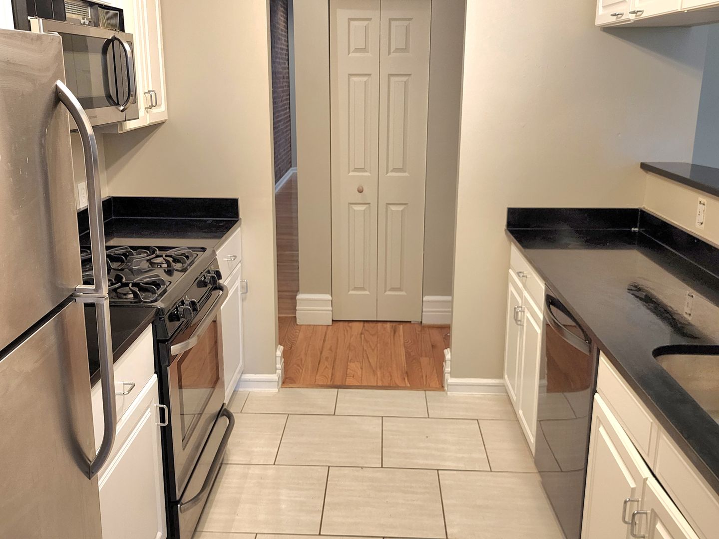 Luxurious Living in Lafayette Square! 4 of 11