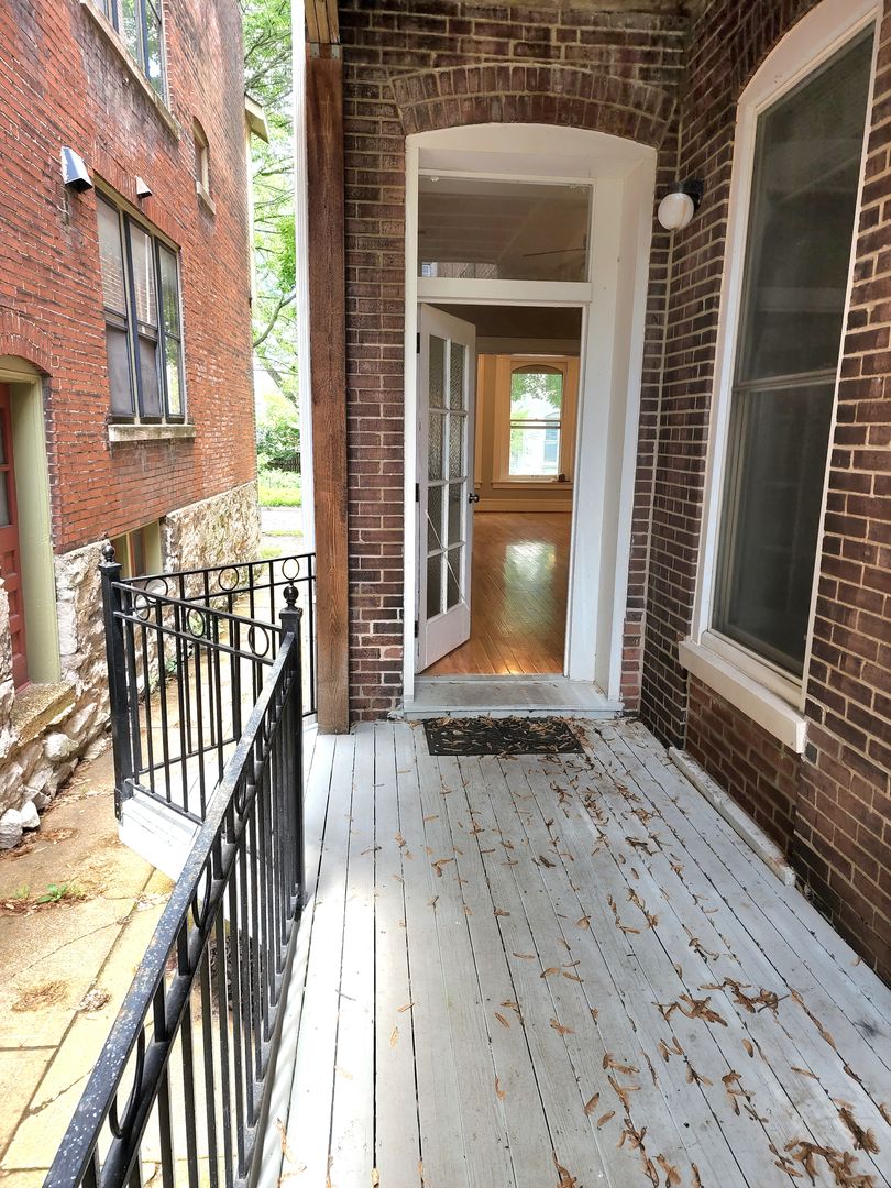 Luxurious Living in Lafayette Square! 11 of 11