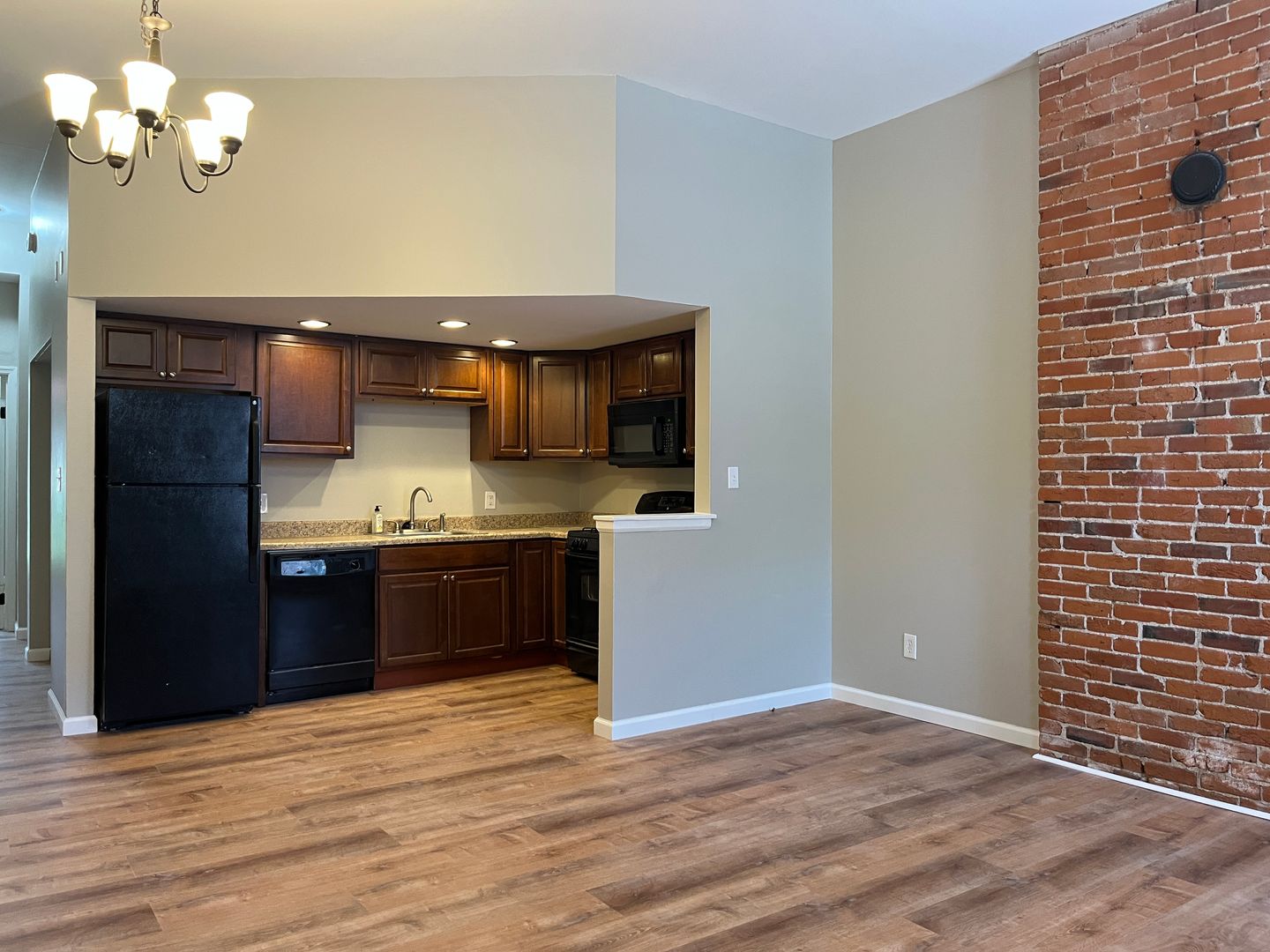 Saint Louis Apartment: 2405 Menard St. - 2405 1FL