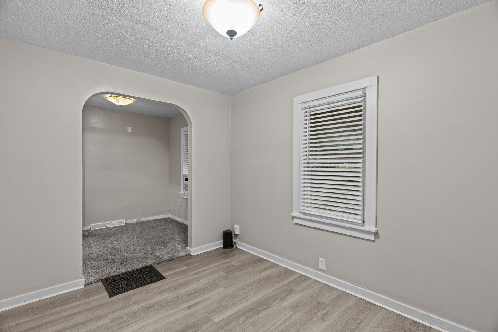 2936 North Hanley Rd 3 of 12