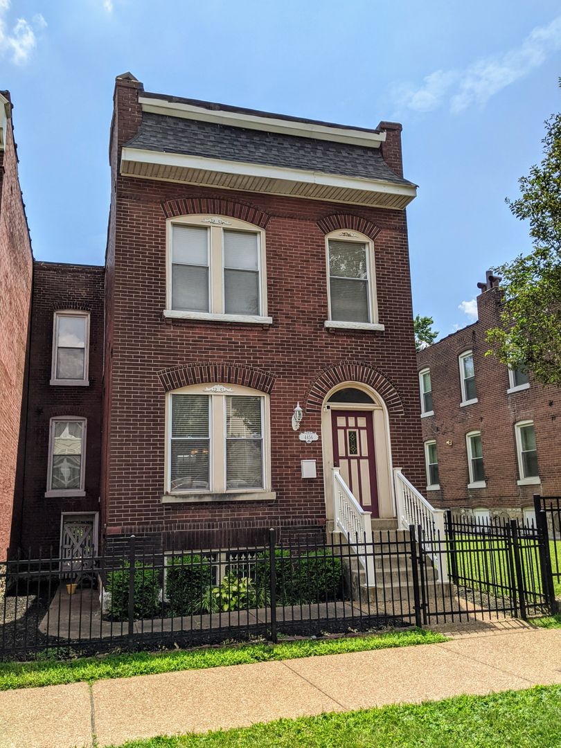 Saint Louis House: 4456 Chouteau Avenue