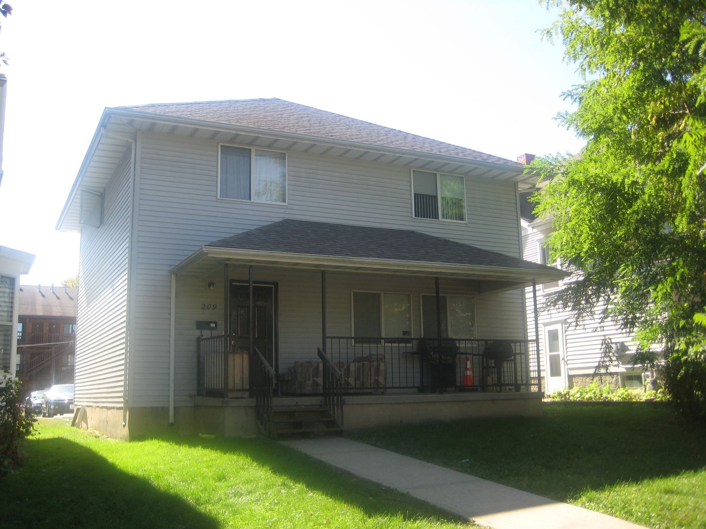 Iowa City House: 209 Bloomington St