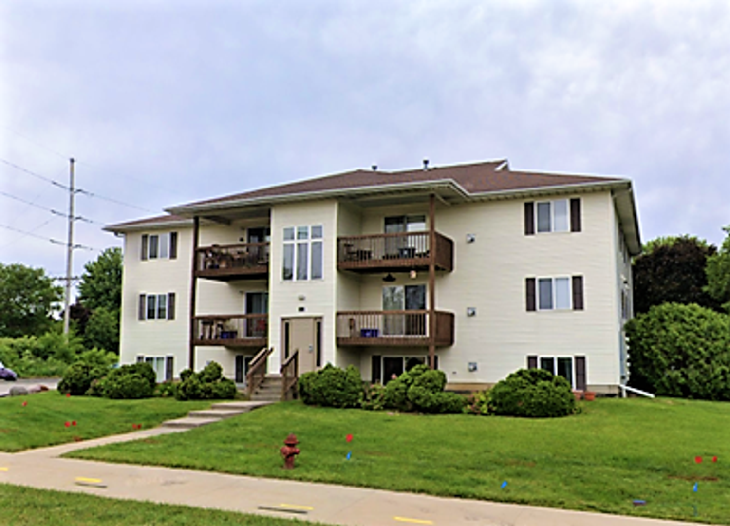 North Liberty Apartment: 10-50 Village Drive