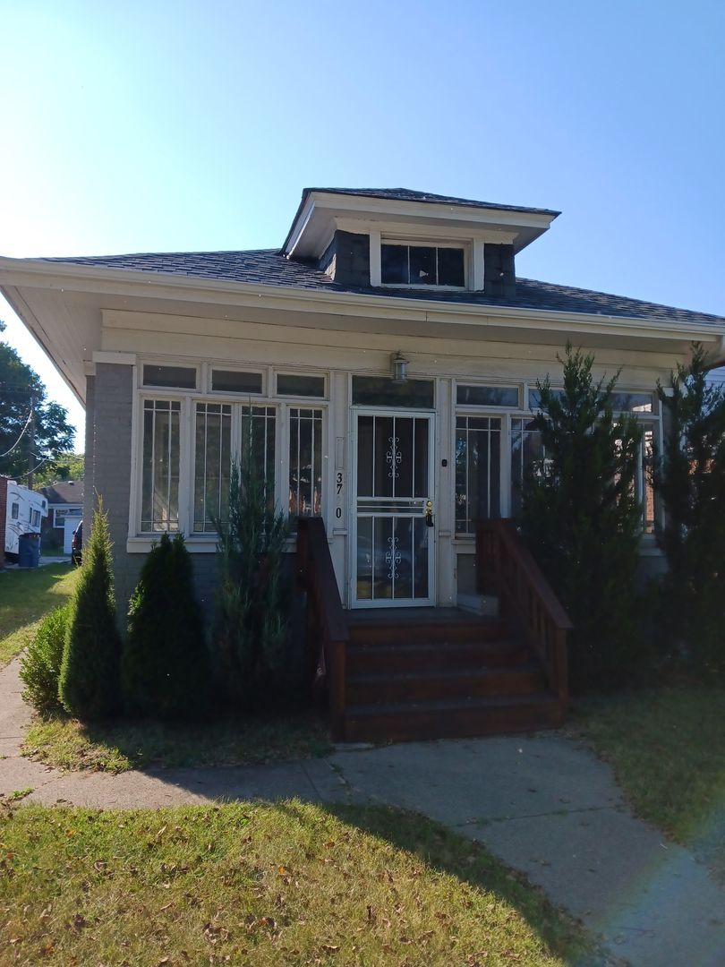 Gary House: 3720 Harrison Street