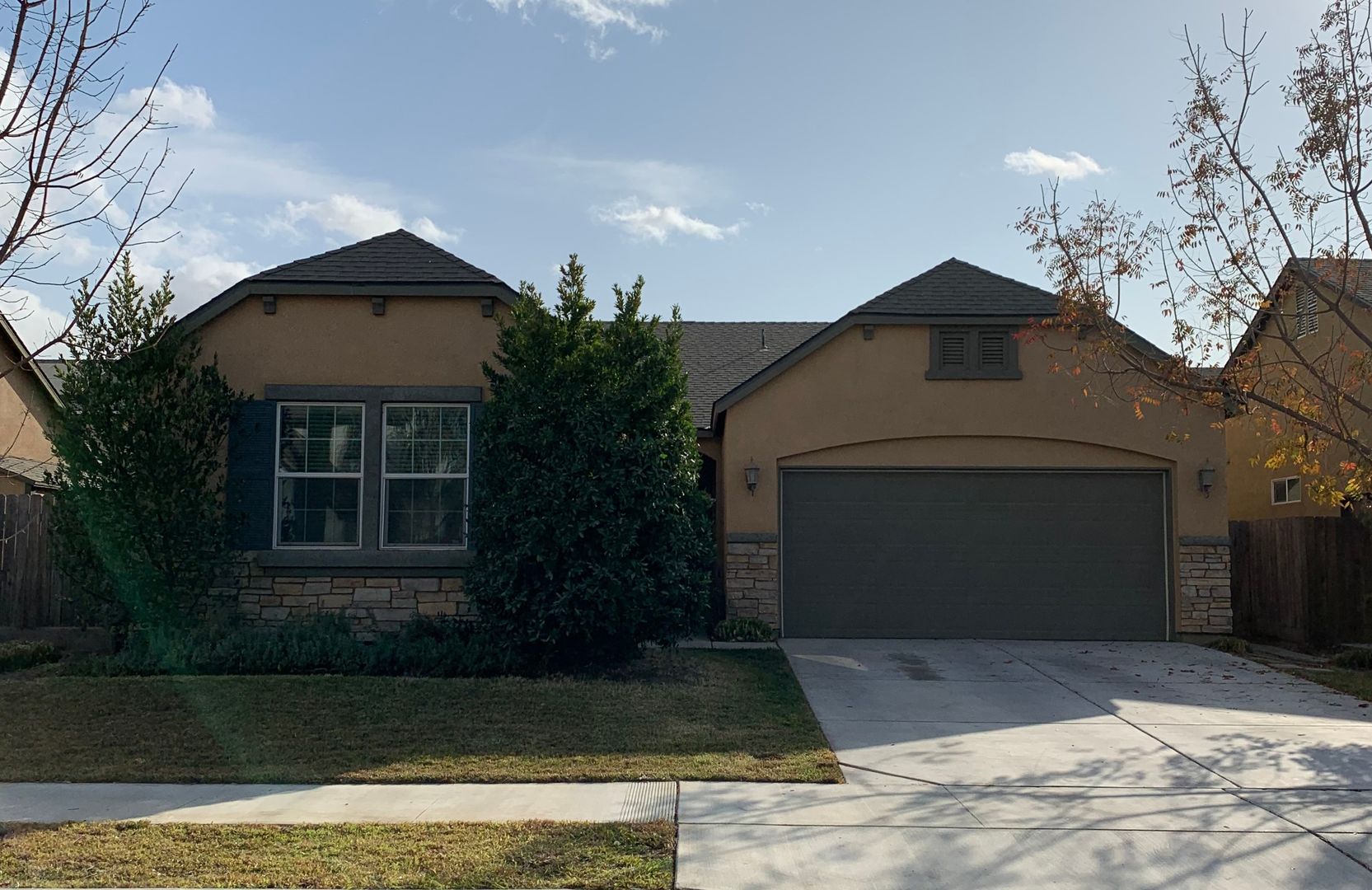 Lemoore House: 635 Firenze St.