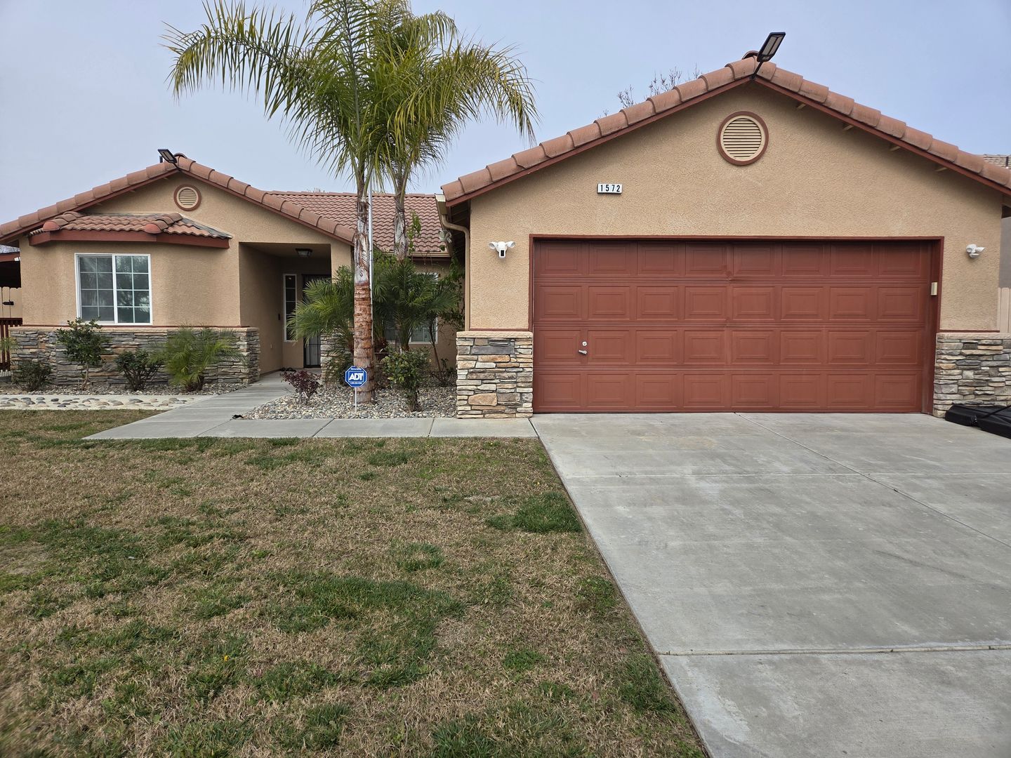 Lemoore House: 1572 Stinson Dr