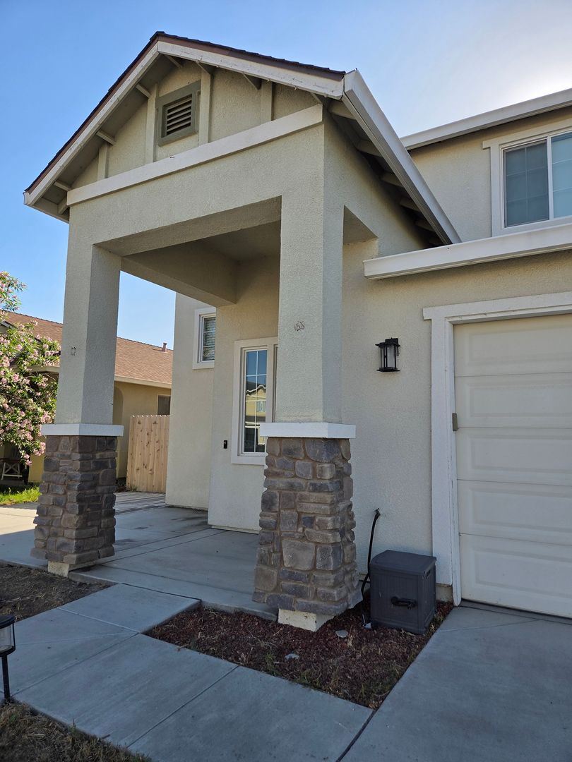 Hanford House: 1443 Greenbrier Dr.