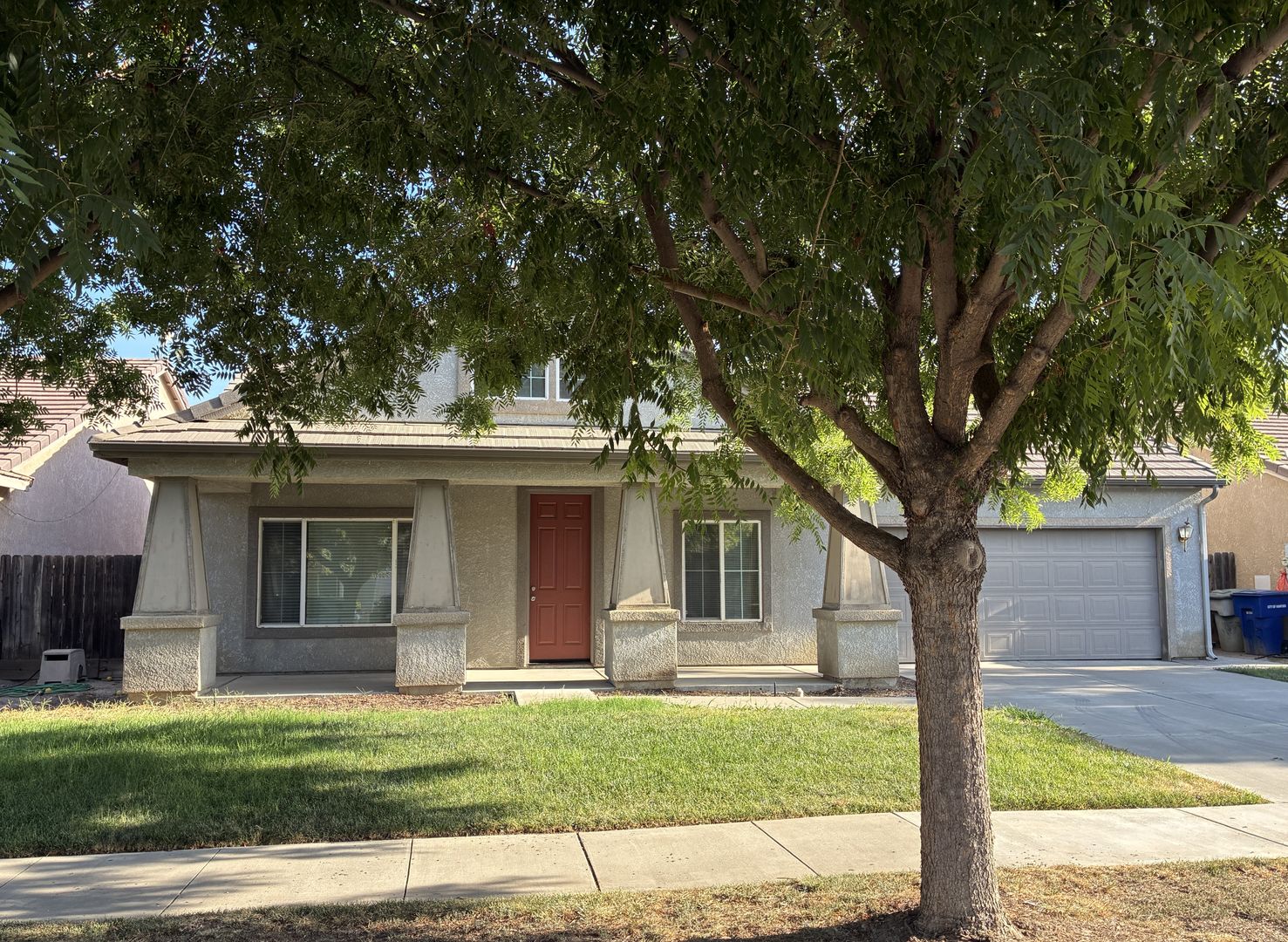 Hanford House: 1996 W Merritt St