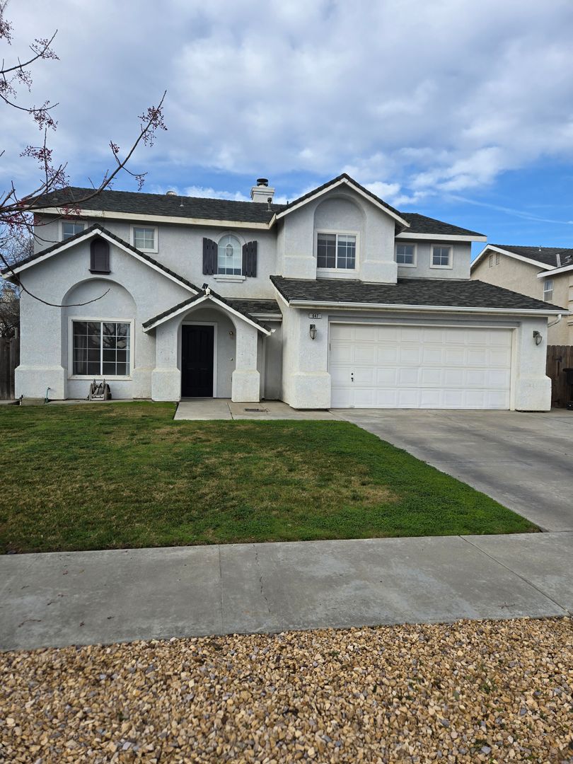 Lemoore House: 647 Vista Ct.