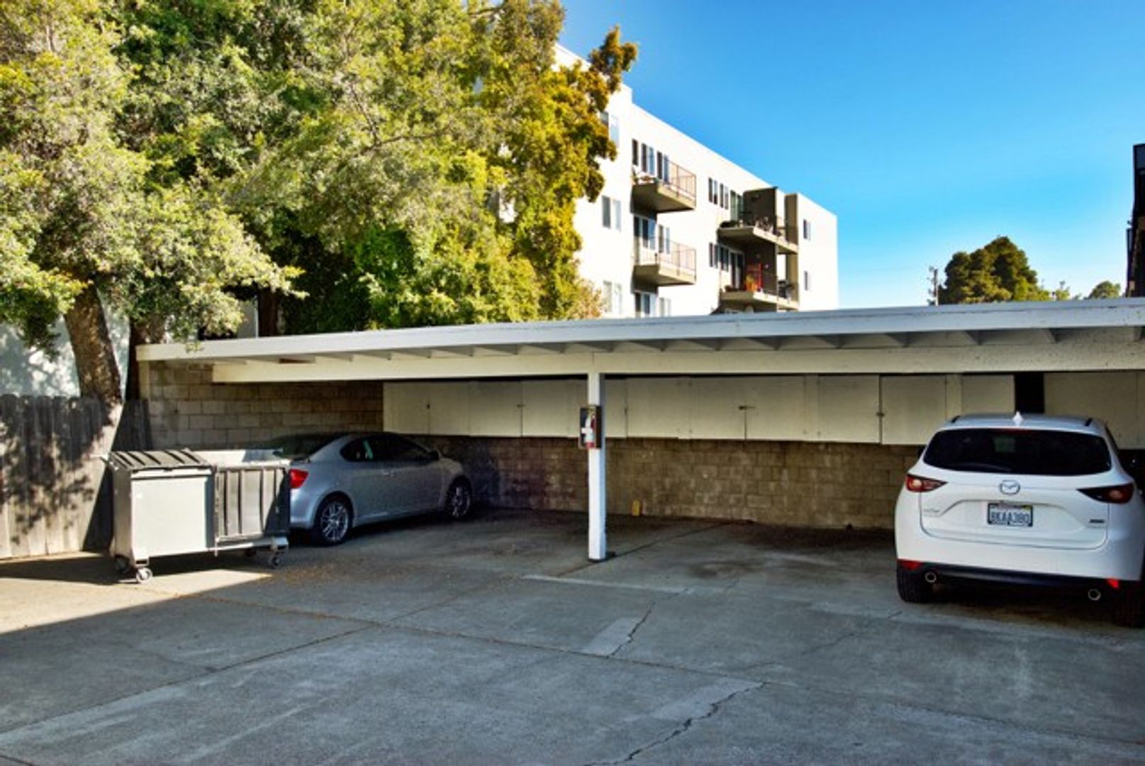 San Carlos Apartment: 531 Chestnut Street