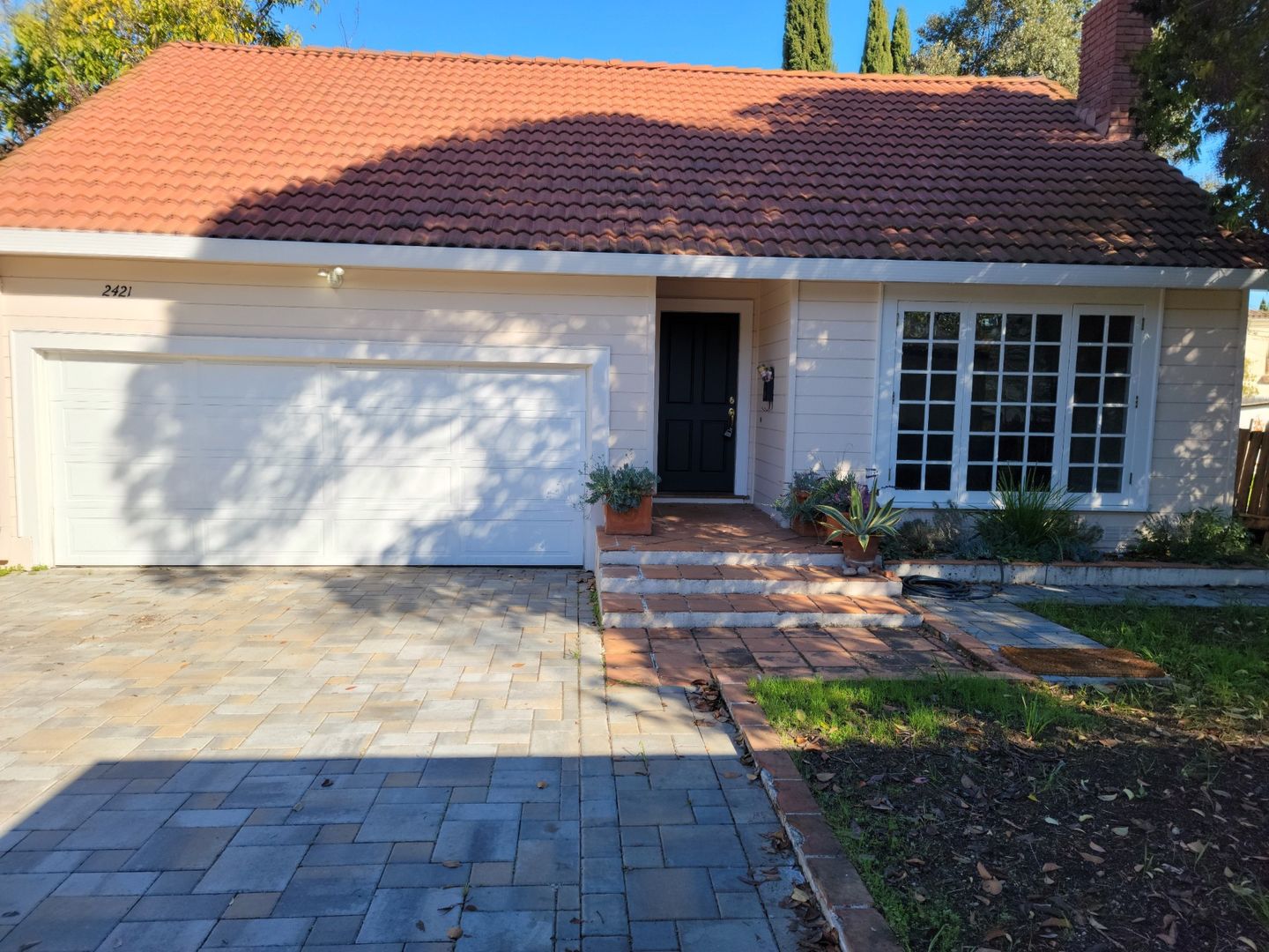 Palo Alto House: 2421 Louis Road