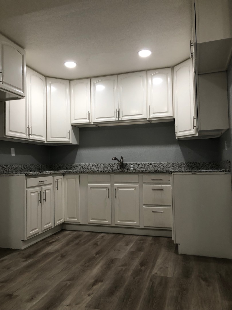 Menlo Park Apartment: 845 Pierce Road