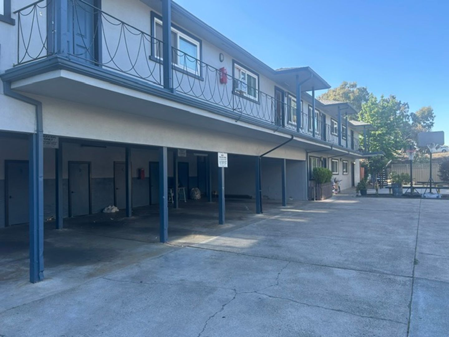 San Mateo Apartment: 500 19th Avenue
