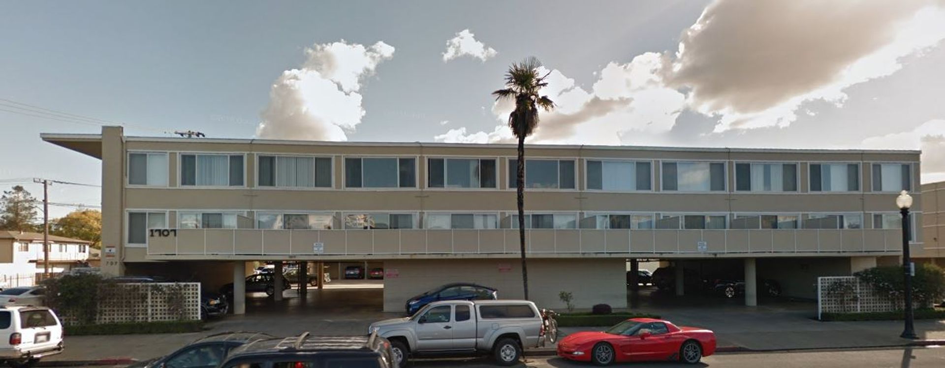 Redwood City Apartment: 1707 Broadway Street