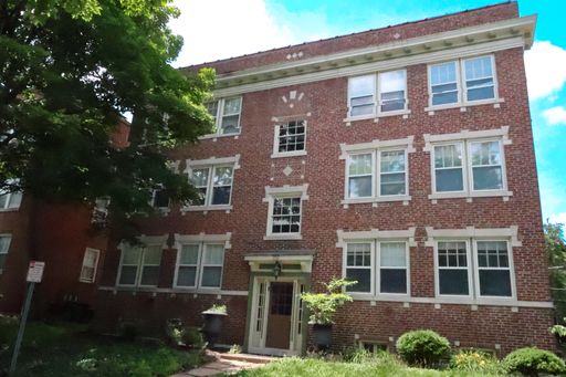 Beautiful 3 Bed/2 Bath Near Wash U and Delmar Loop – photo 1