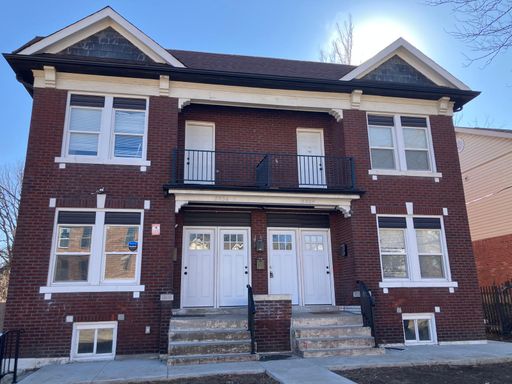 Updated 3 Bedroom Apartment Near the Central West End – photo 1