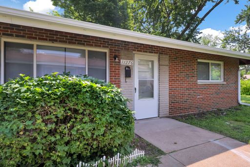 Move-in Special: 2 Bedroom Duplex in St. Ann