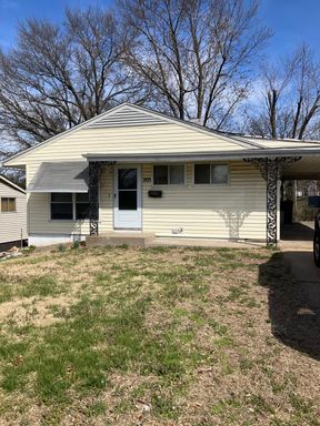 Updated 3 Bedroom, 2 Bathroom Home with Carport – photo 1