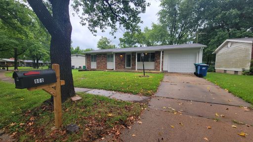 Good House with Great Backyard in Spanish Lake – photo 1
