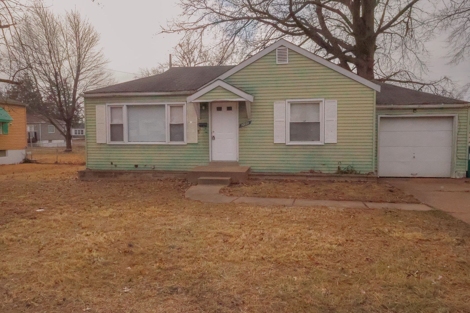 Saint Louis House: 10131 Cabot Dr