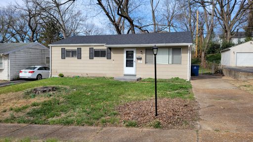 Single Family House in Ferguson – photo 1