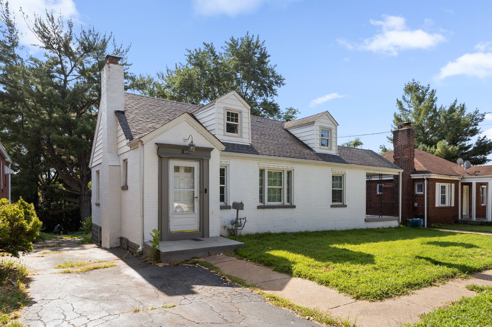 St. Louis House: 10050 Diamond Drive