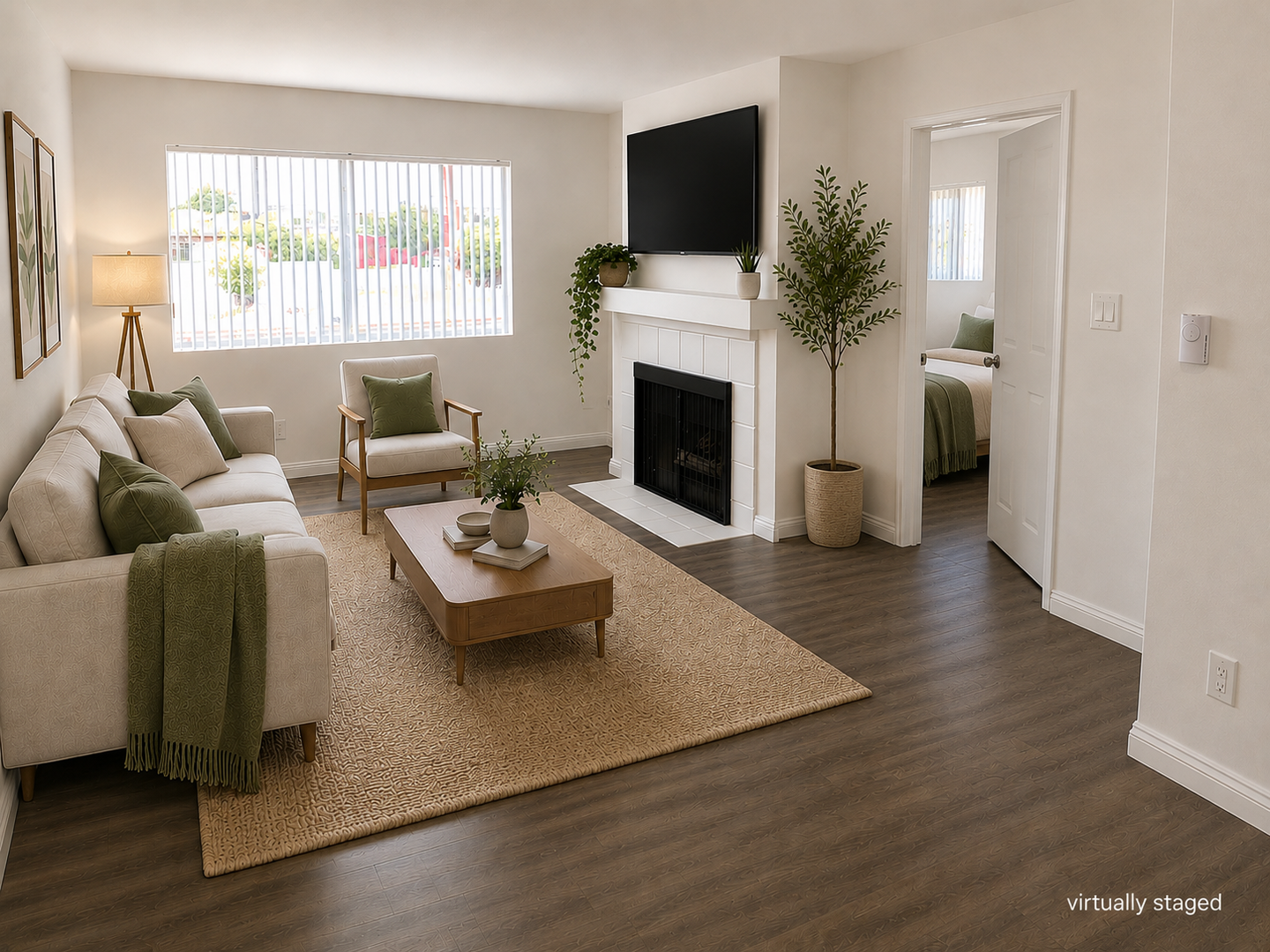 Los Angeles Apartment: 4424 South Centinela