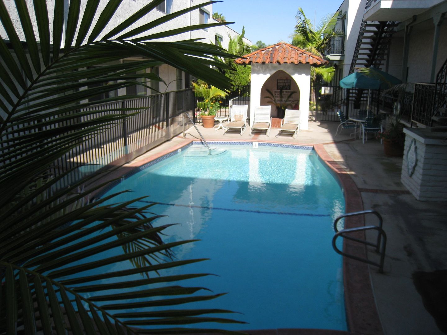 Redondo Beach Apartment: 1900 Dufour Ave