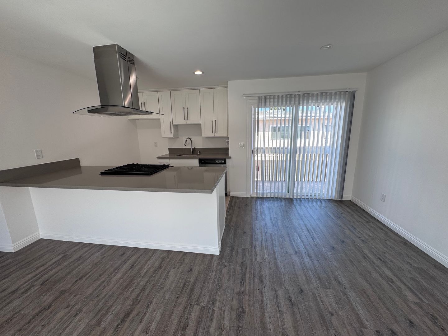 Redondo Beach Apartment: 1808 MacKay Ln
