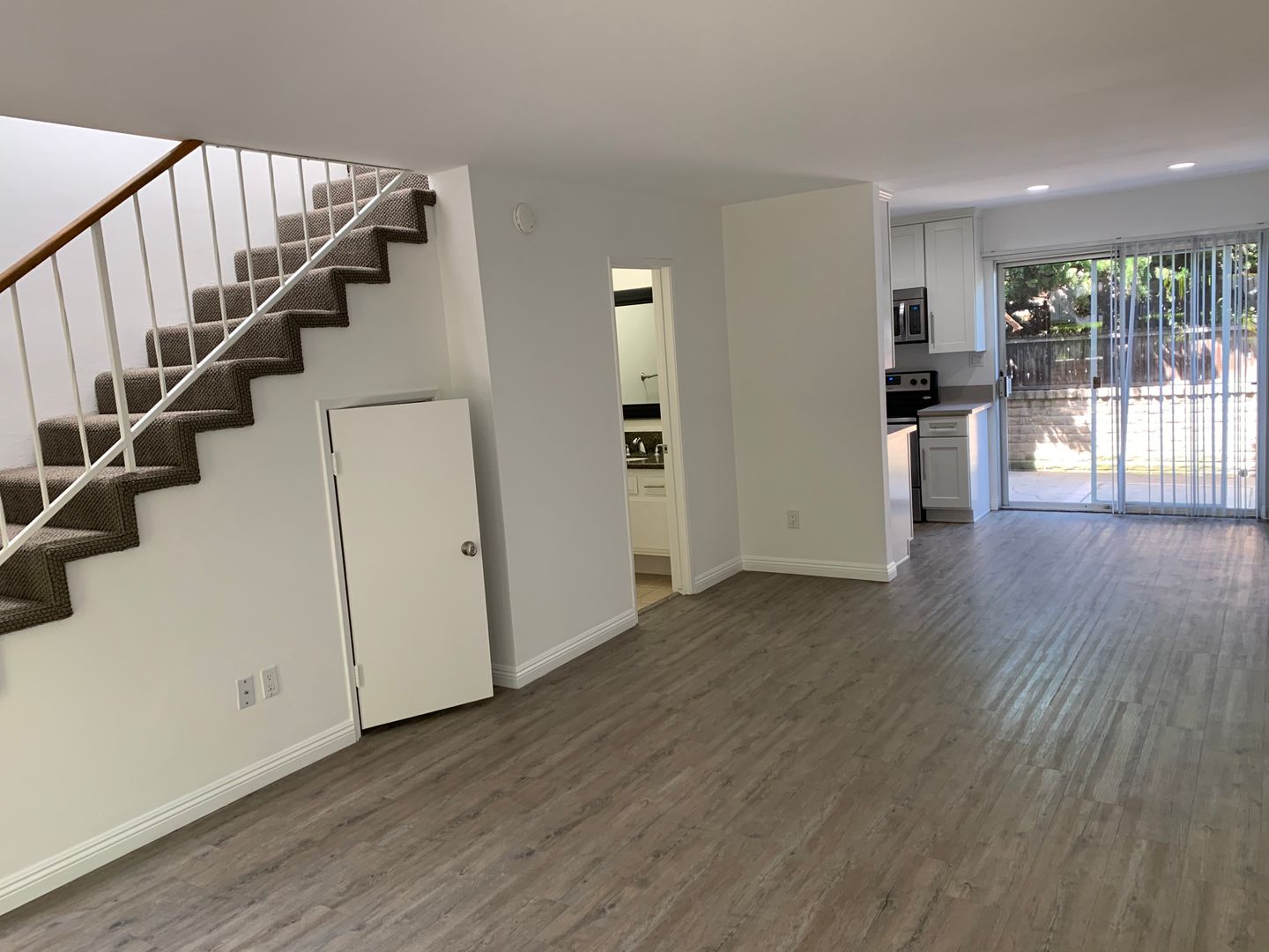 Redondo Beach Apartment: 1900 Dufour Ave