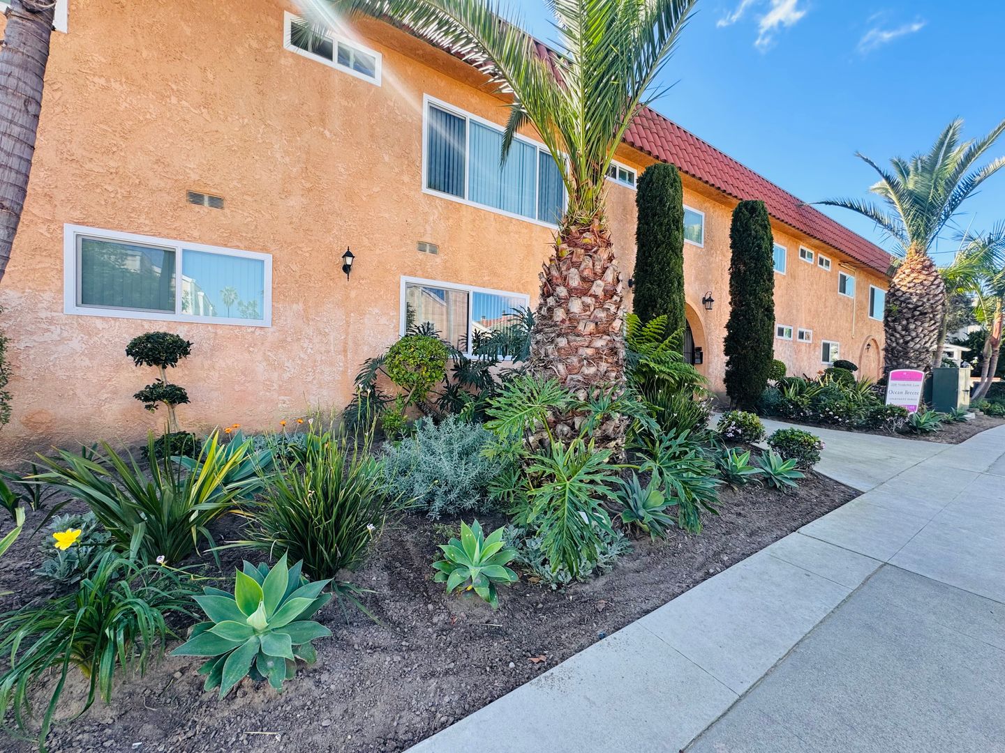 Redondo Beach Apartment: 2210 Vanderbilt Ln