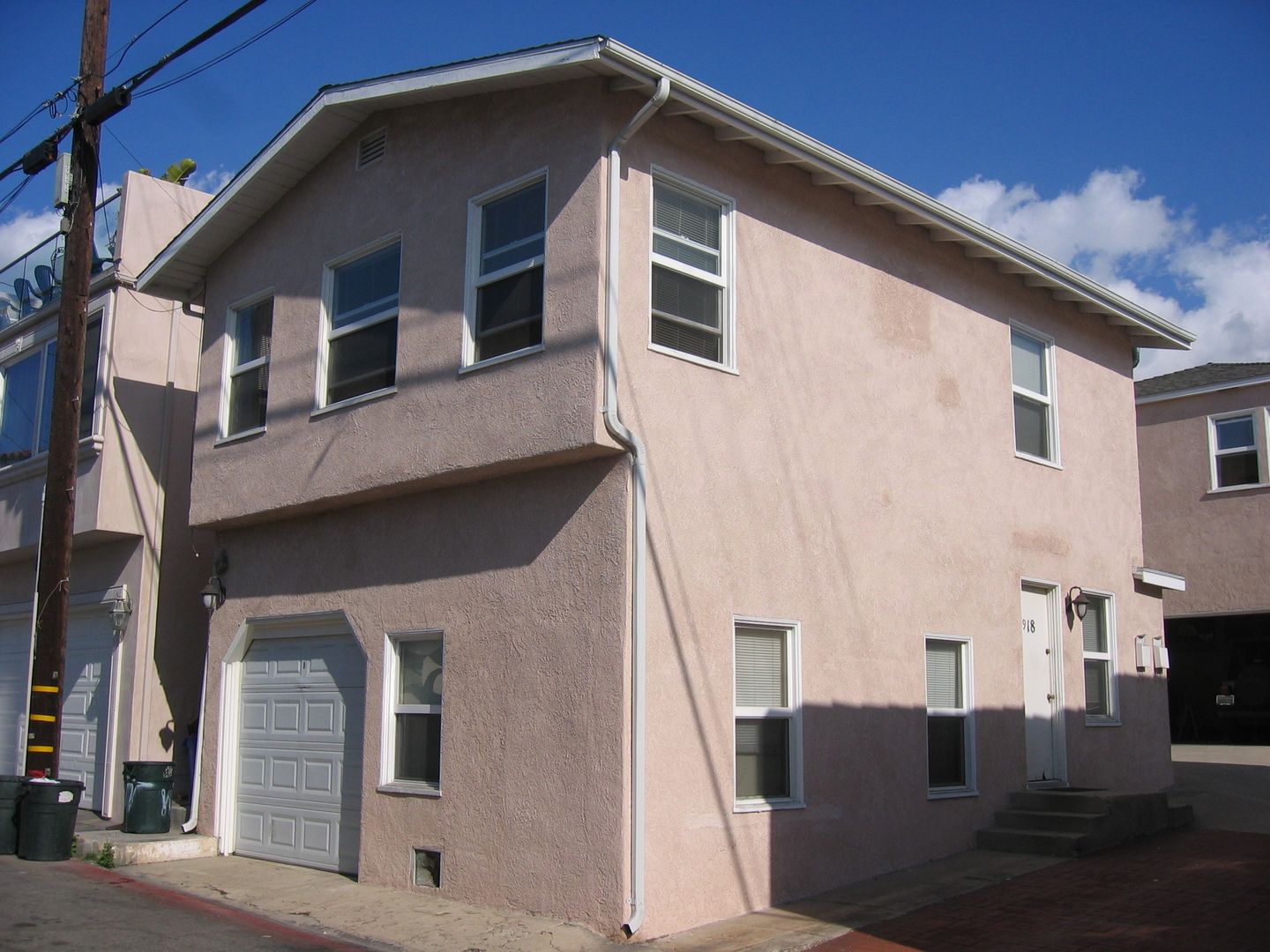 Hermosa Beach Apartment: 921 Monterey Blvd