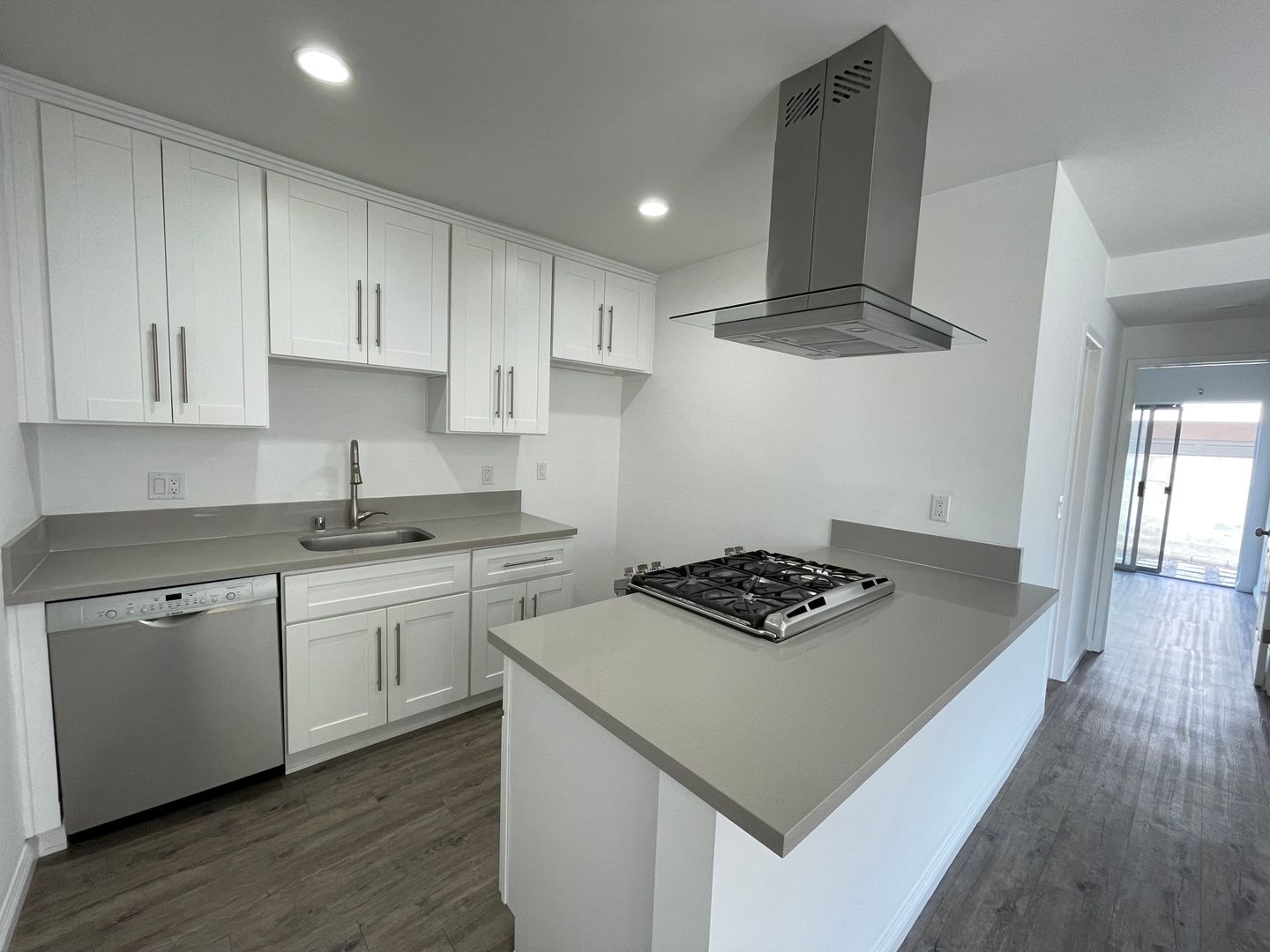 Redondo Beach Apartment: 1808 MacKay Ln