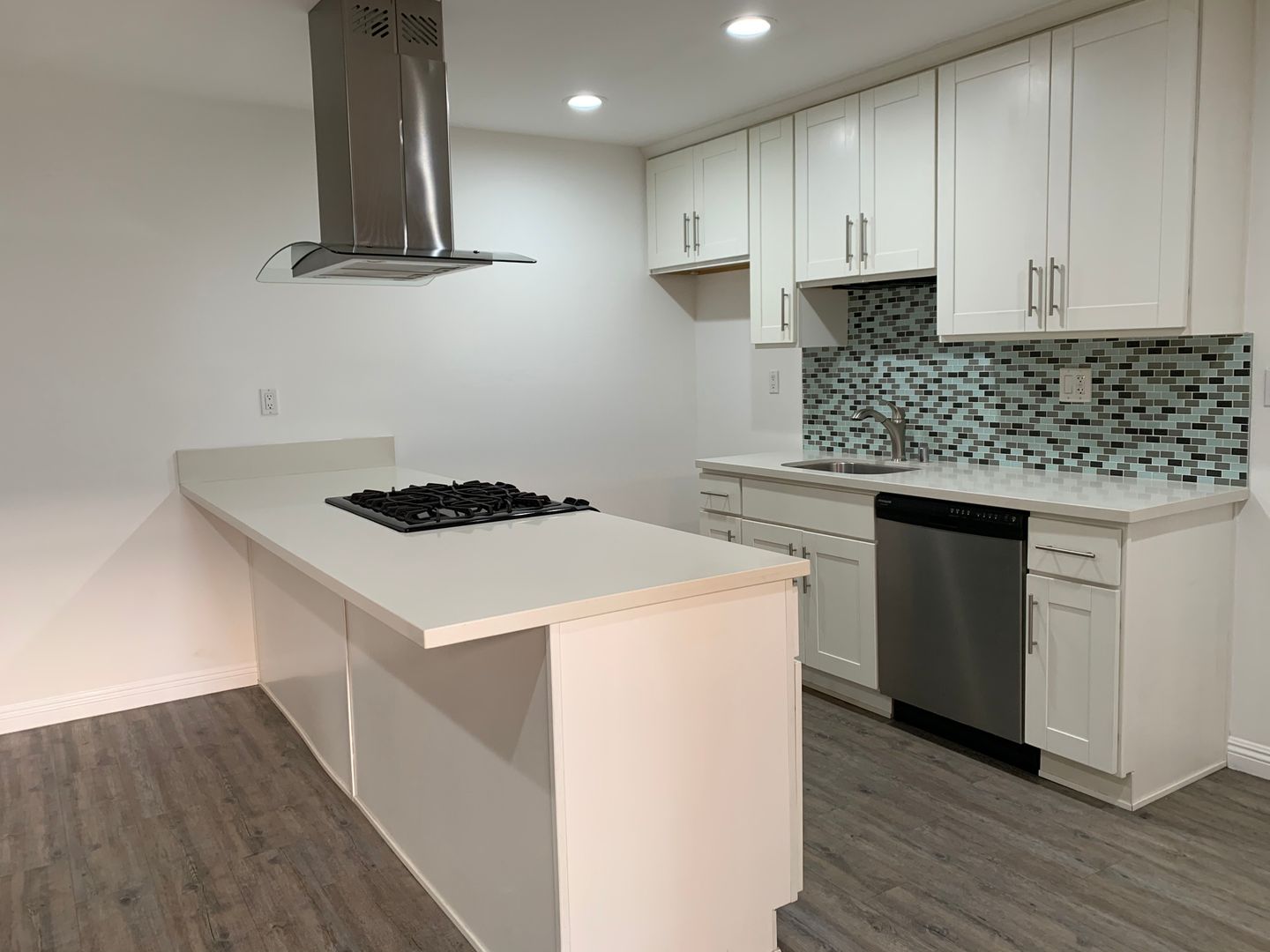 Redondo Beach Apartment: 2320 Vanderbilt Ln