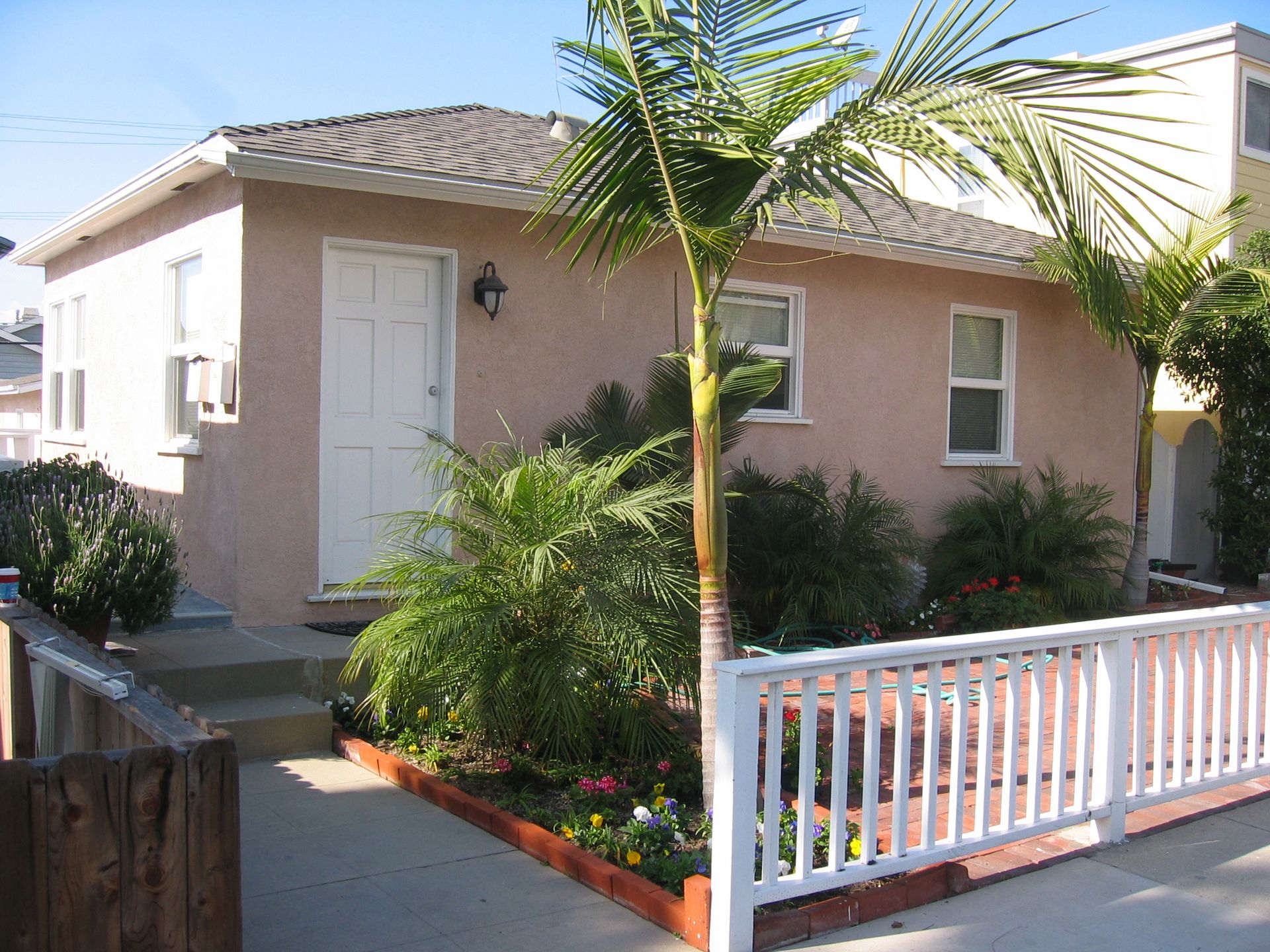 Hermosa Beach Apartment: 921 Monterey Blvd