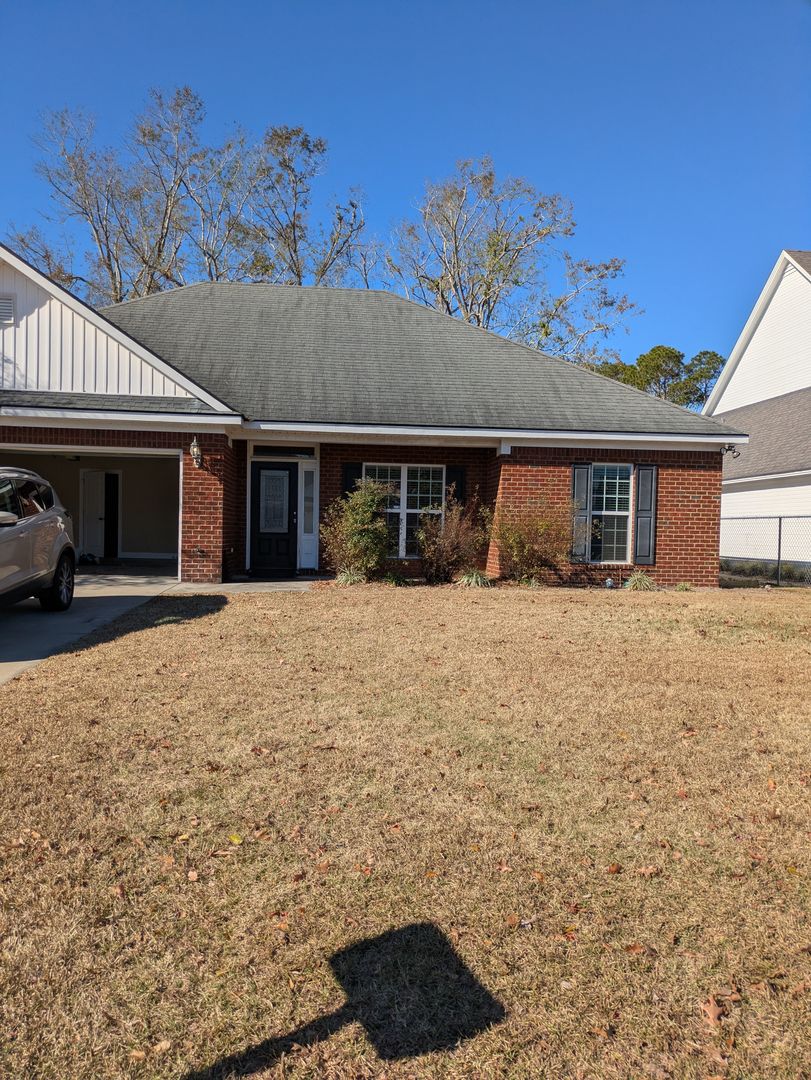 Valdosta House: 3497 Lenox Drive